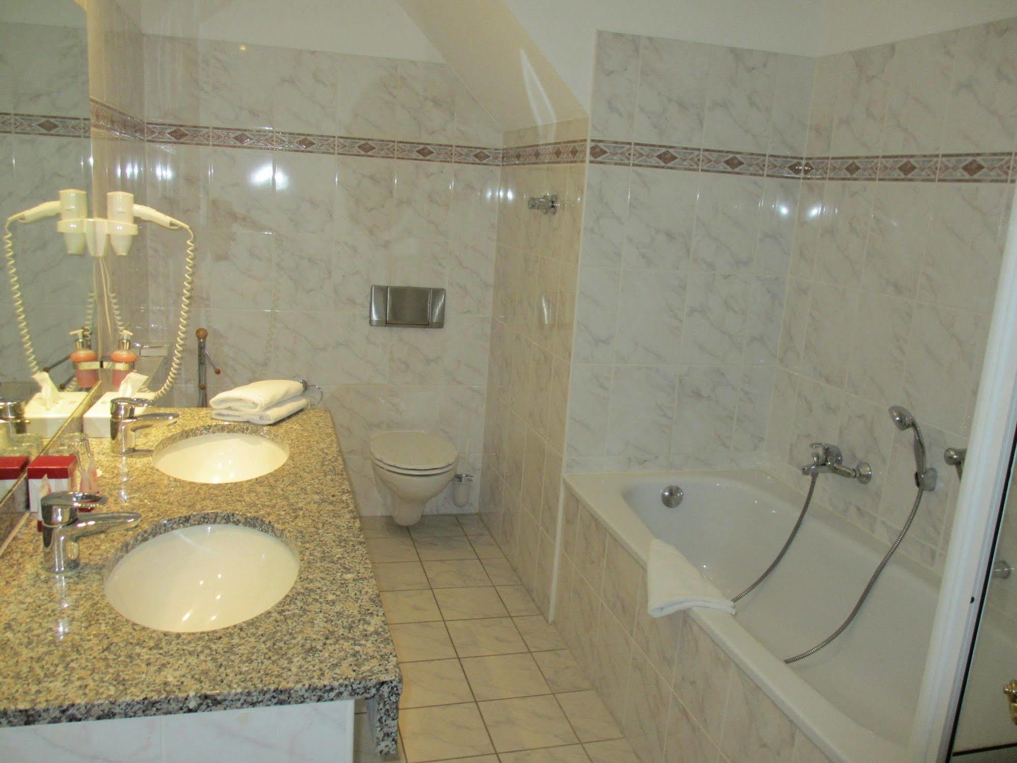 Seehotel Schloss كلينك المظهر الخارجي الصورة